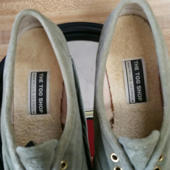 The Tog Shop velvet sage green size 8 slip on shoe - Picture 4 of 6